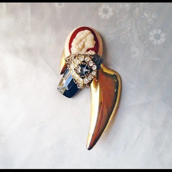 Avant Garde Cameo Brooch - Big Large Unisex Steampunk Pin with Crazy Details! - Picture 6 of 8